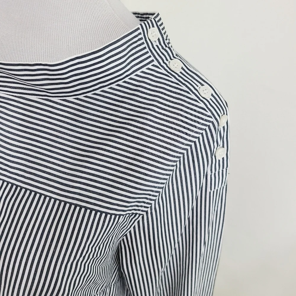 J. Crew Funnelneck striped shirt black and white Long Sleeve Top Women's size 4